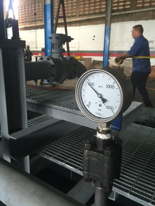 Prueba hidrostática de válvula en taller