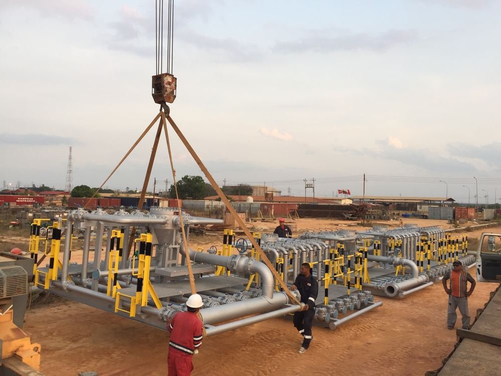 Skid de producción Petro Válvulas operando en campo